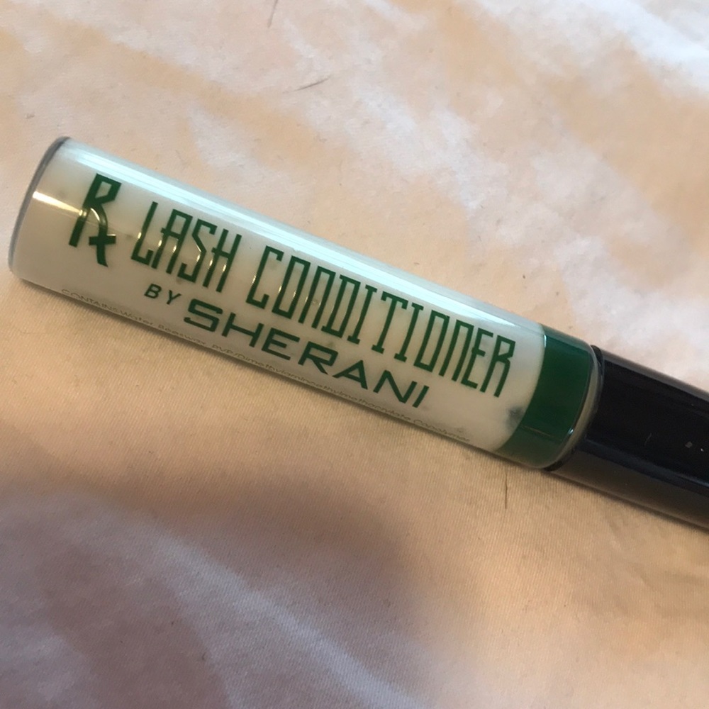 Lash conditioner